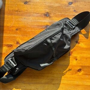 Janji Black Belt Bag Sleek Durable Design